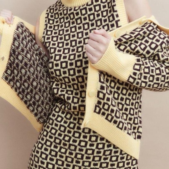 Geometric Patterned Sweater - Picture 4 of 4